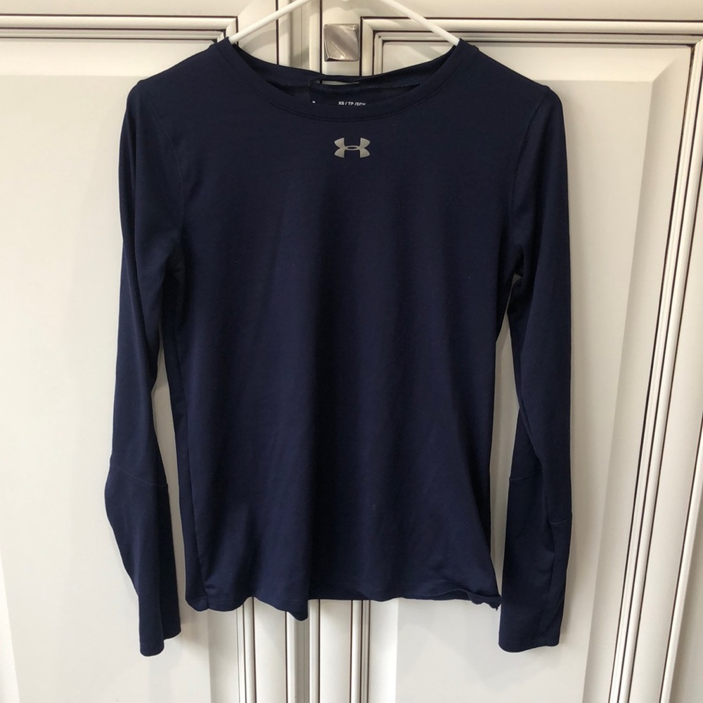 Under armor light weight long sleeve heat guard loose fit